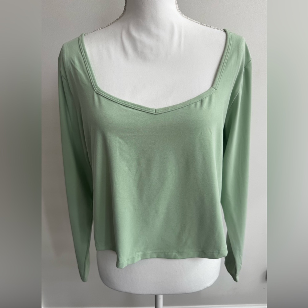 All in Motion Light Green Women's Long Sleeve Top
